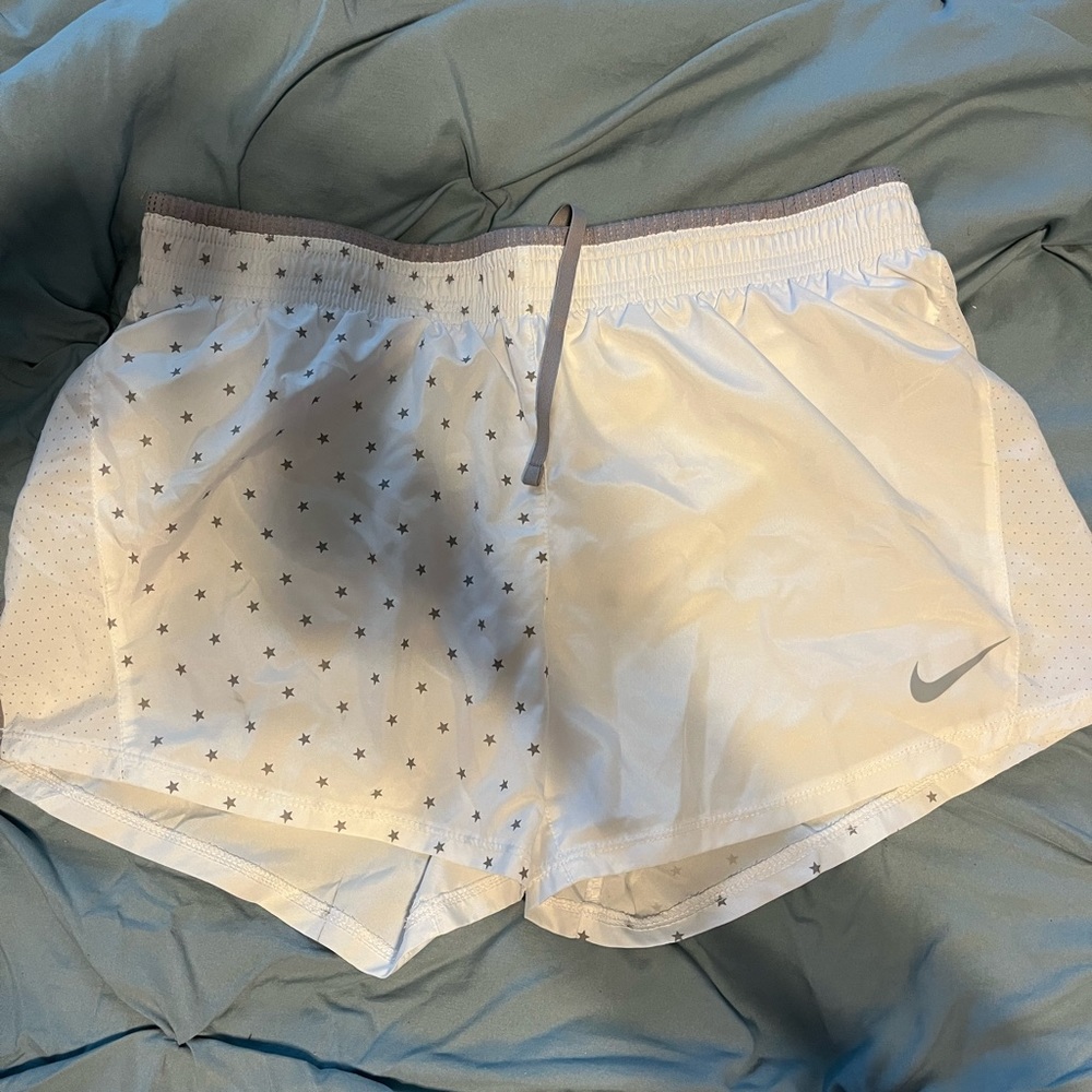 💥 bundle and make a offer/ women’s Nike shorts